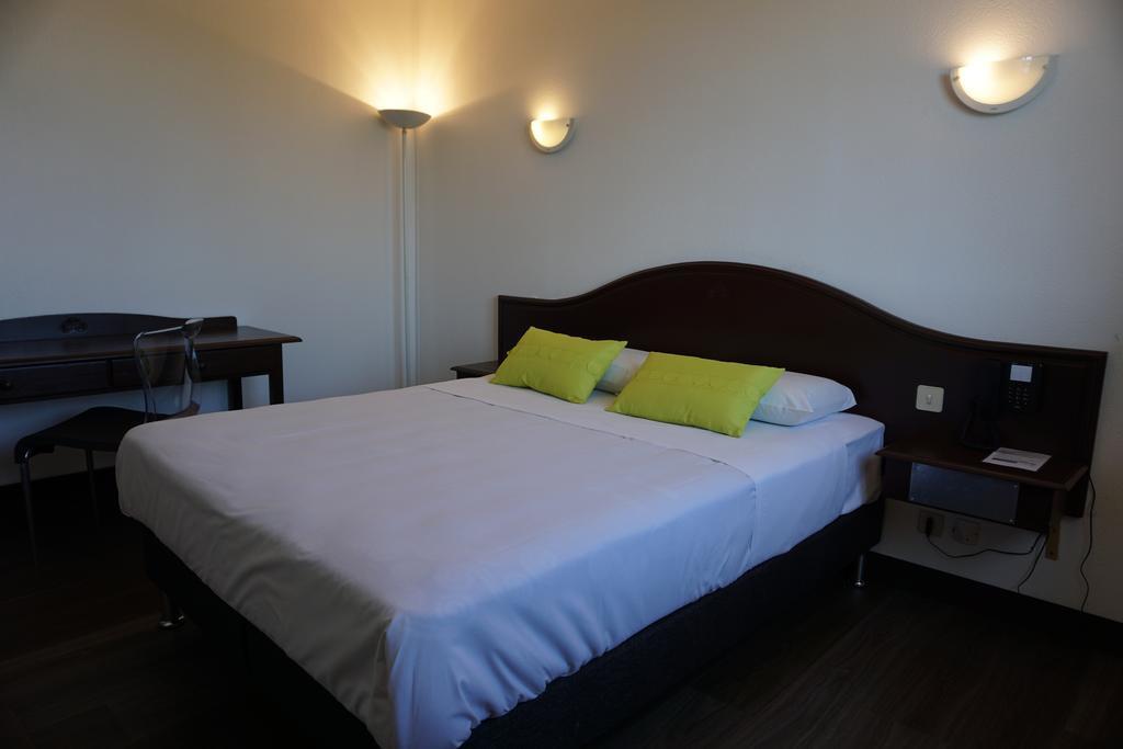 Le Neoulous Hotel Ле Булу Екстериор снимка
