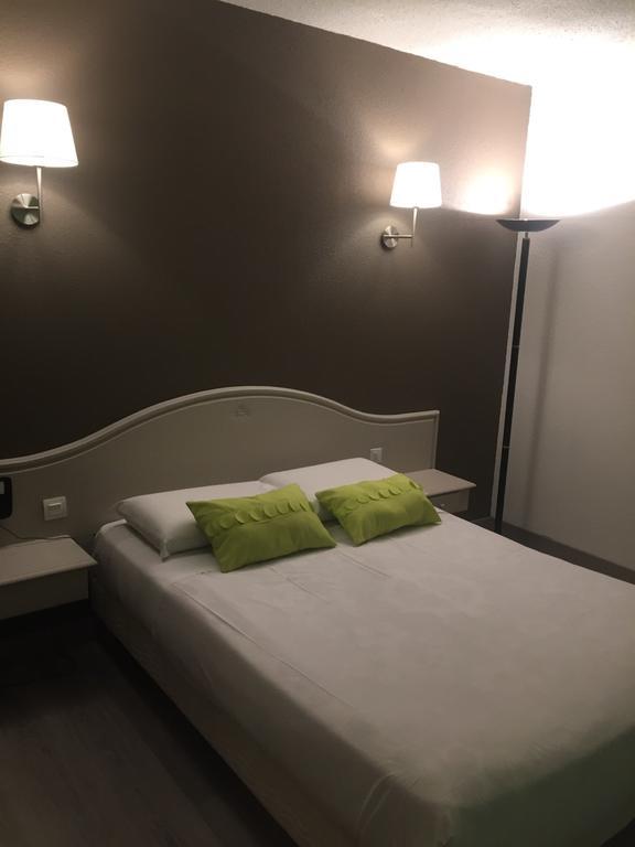 Le Neoulous Hotel Ле Булу Екстериор снимка