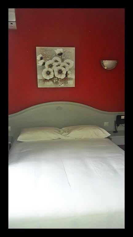 Le Neoulous Hotel Ле Булу Екстериор снимка