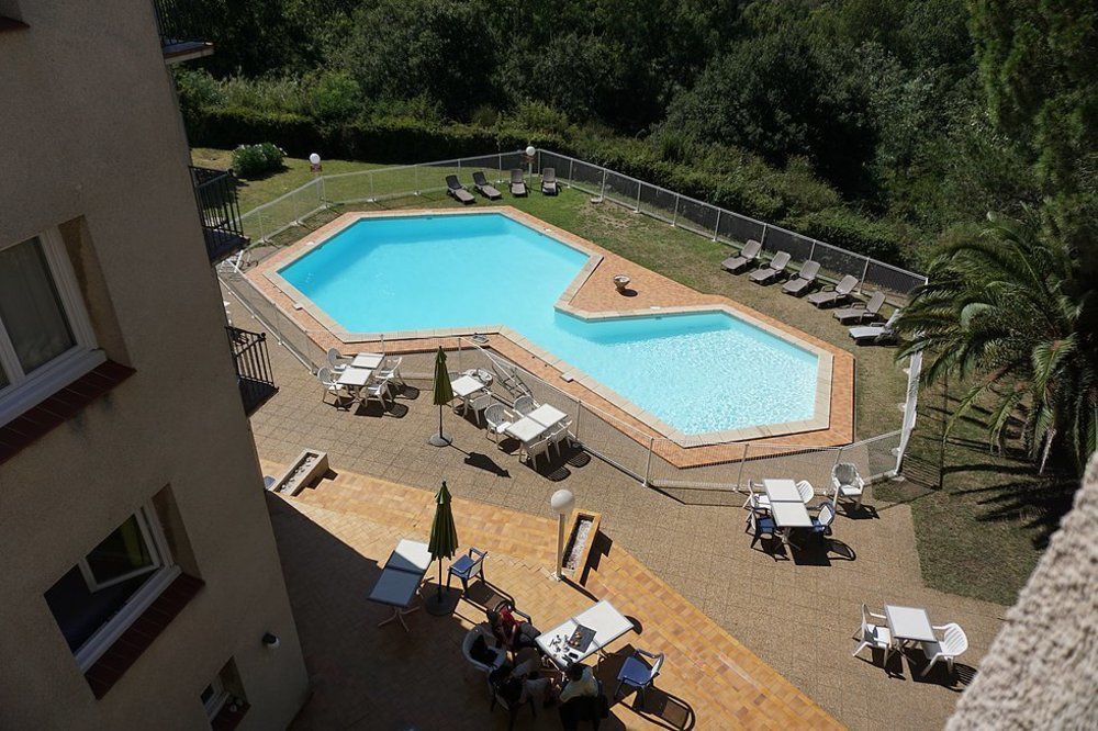 Le Neoulous Hotel Ле Булу Екстериор снимка