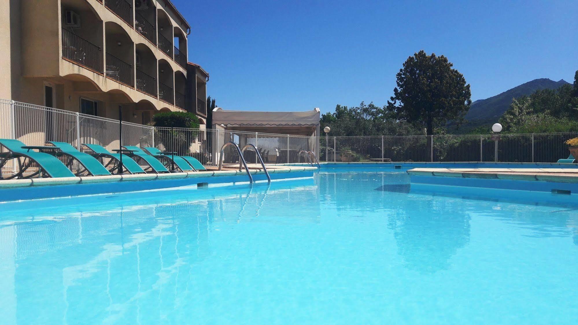 Le Neoulous Hotel Ле Булу Екстериор снимка