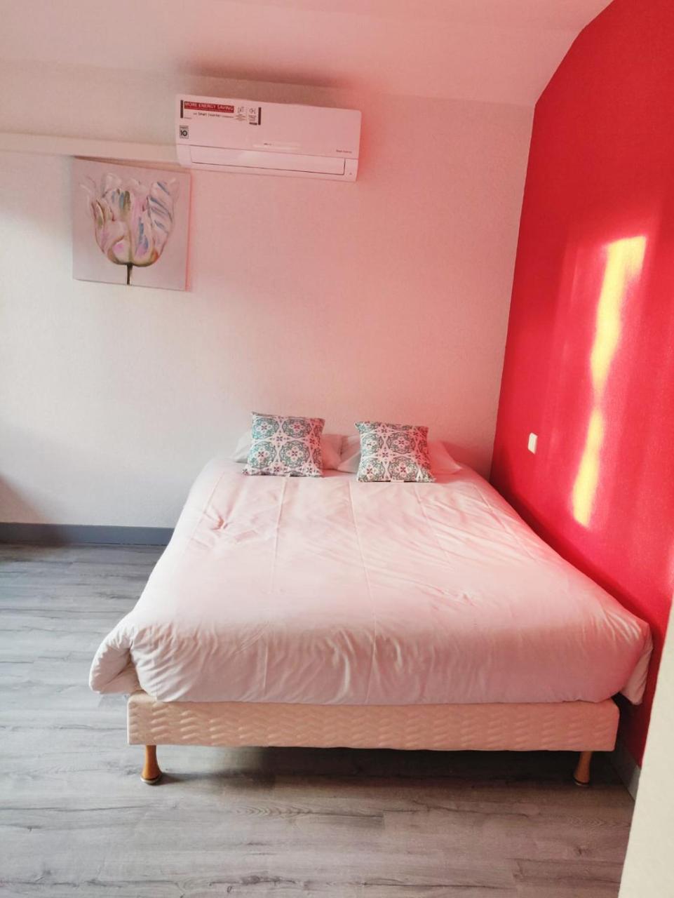 Le Neoulous Hotel Ле Булу Екстериор снимка