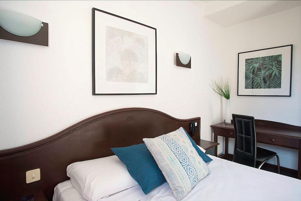 Le Neoulous Hotel Ле Булу Екстериор снимка