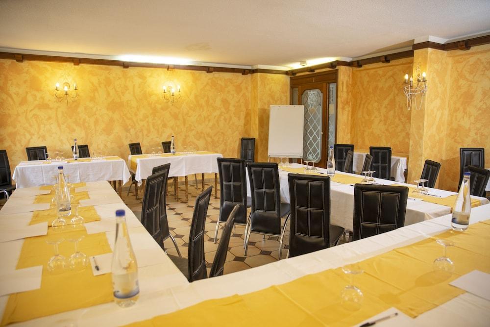 Le Neoulous Hotel Ле Булу Екстериор снимка