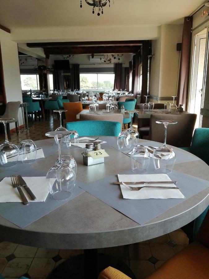 Le Neoulous Hotel Ле Булу Екстериор снимка